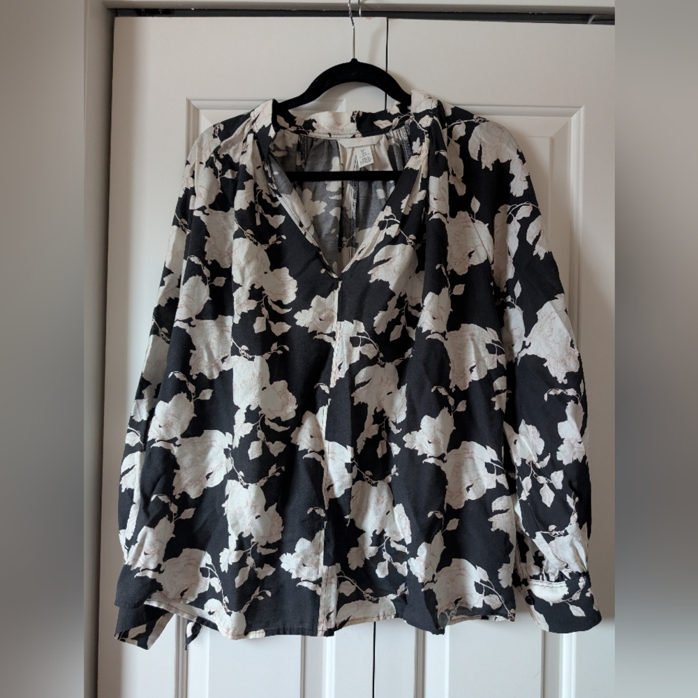 Floral V-Neck Long Sleeve Blouse - Black & Cream